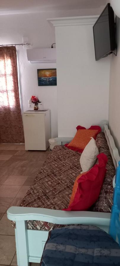 Dimitris Studios Períssa Eksteriør bilde
